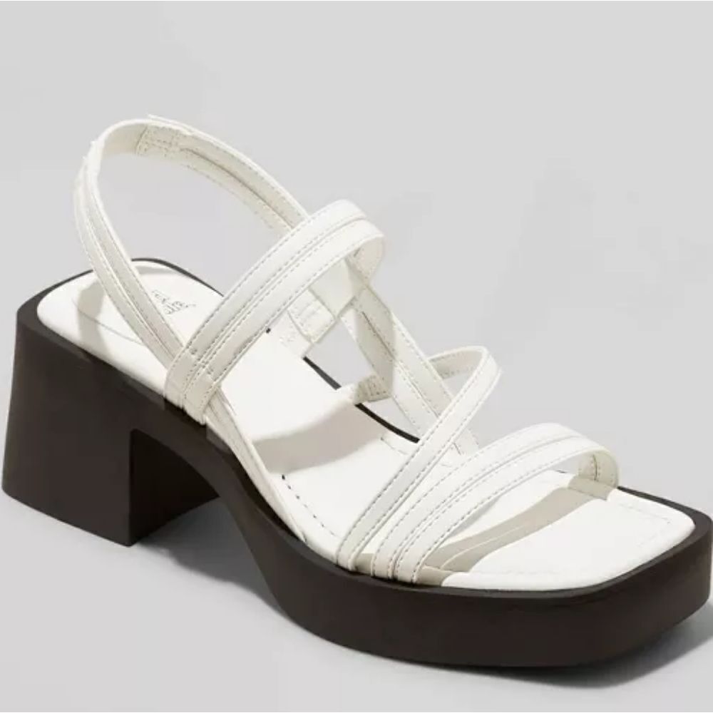 (71-3196)  Womens Wild fable Sandals Sz 9